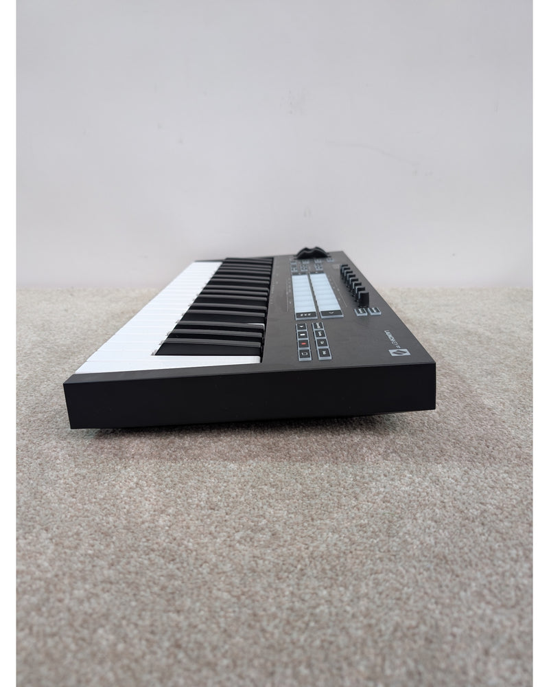 Novation Launchkey 37 - MIDI Controller - Excellent w/ Original Box & Manuals - image 10