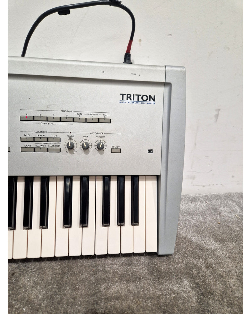 Korg Triton - Music Workstation/Sampler - Good - Image 10