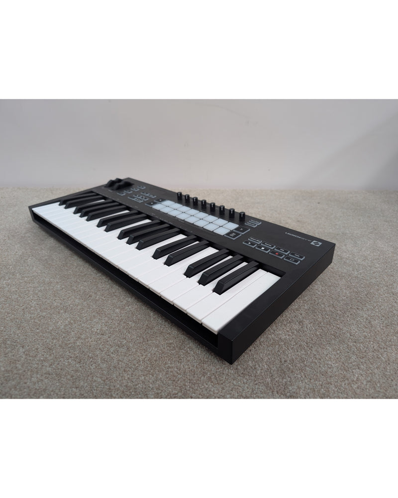 Novation Launchkey 37 - MIDI Controller - Excellent w/ Original Box & Manuals - image 7