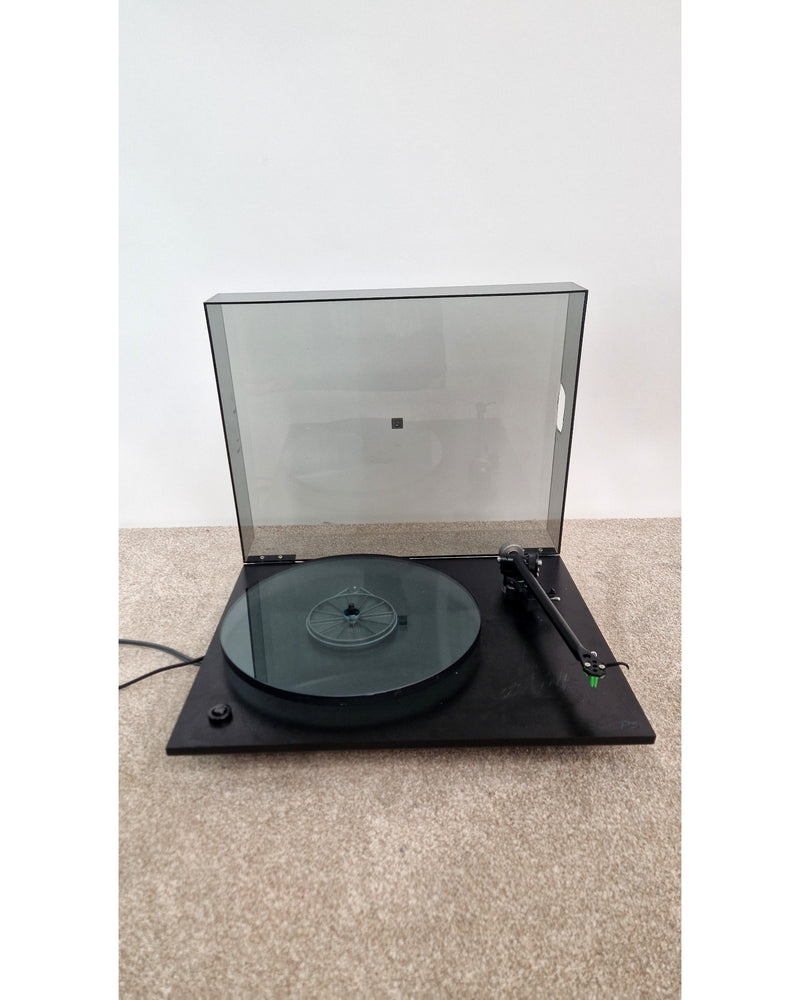 REGA Planar 3 Turntable - Iconic Design - Good - image 6