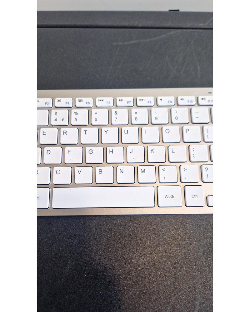 ARTECK HB 0098 - Keyboards - Like New w/ Soft Case & Manuals - Image 7