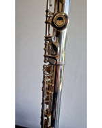 Yamaha YFL-381 - Wind Instrument - Silver - Very Good w/ Hard Case & Cleaning rod - Image 5