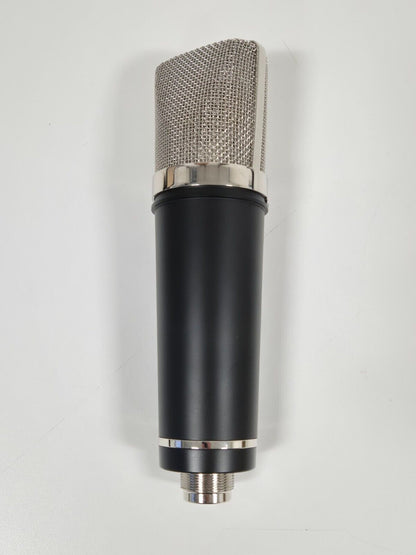 Lauten Audio LA220 Microphone with Holder and Manuals