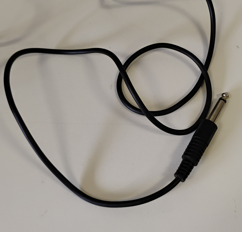 Hit Kit UDM-606 Black Wired Handheld 600O Uni-Directional Moving Coil Microphone - Image 3
