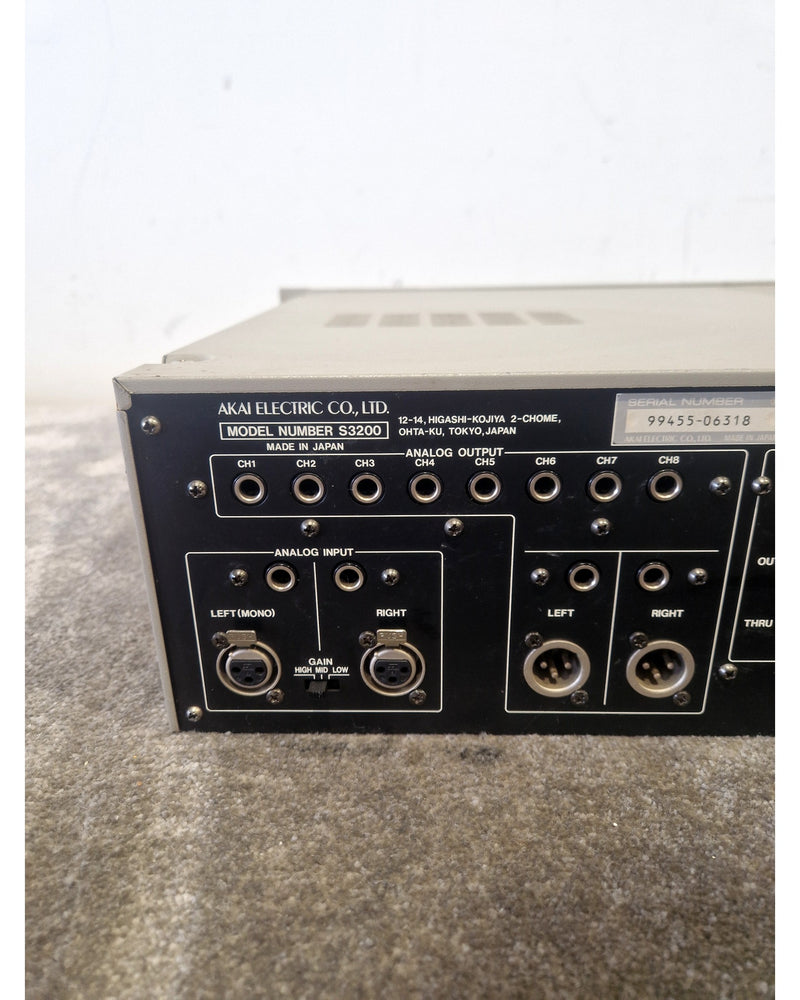 Akai S3200 - Audio Sampler - Fair - Image 11