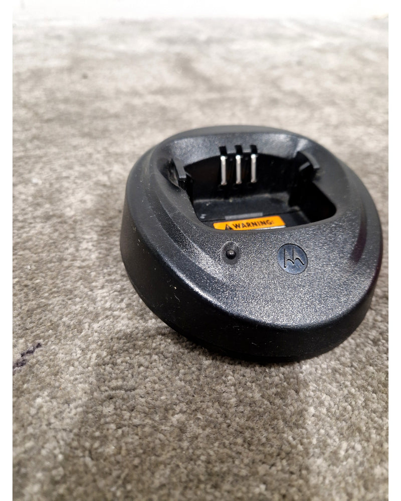 Motorola WPLN4137BR Cp150 Cp200 Charging Base - Black – Charging Base - Excellent - Image 8