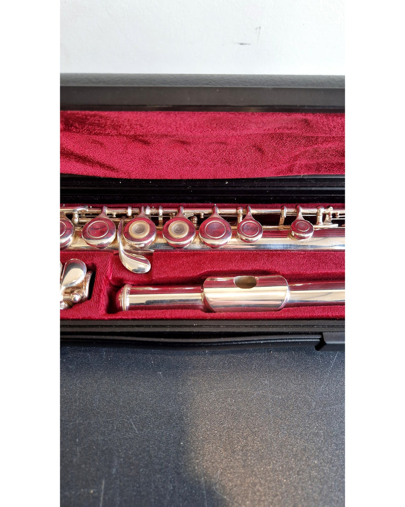 Yamaha YFL-381 - Wind Instrument - Silver - Very Good w/ Hard Case & Cleaning rod - Image 12