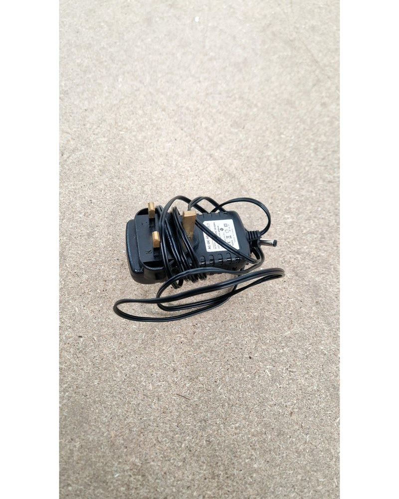 Boss GT-100 - Multi-Effects Pedals - Excellent w/ Soft Case & power supply - Image 4
