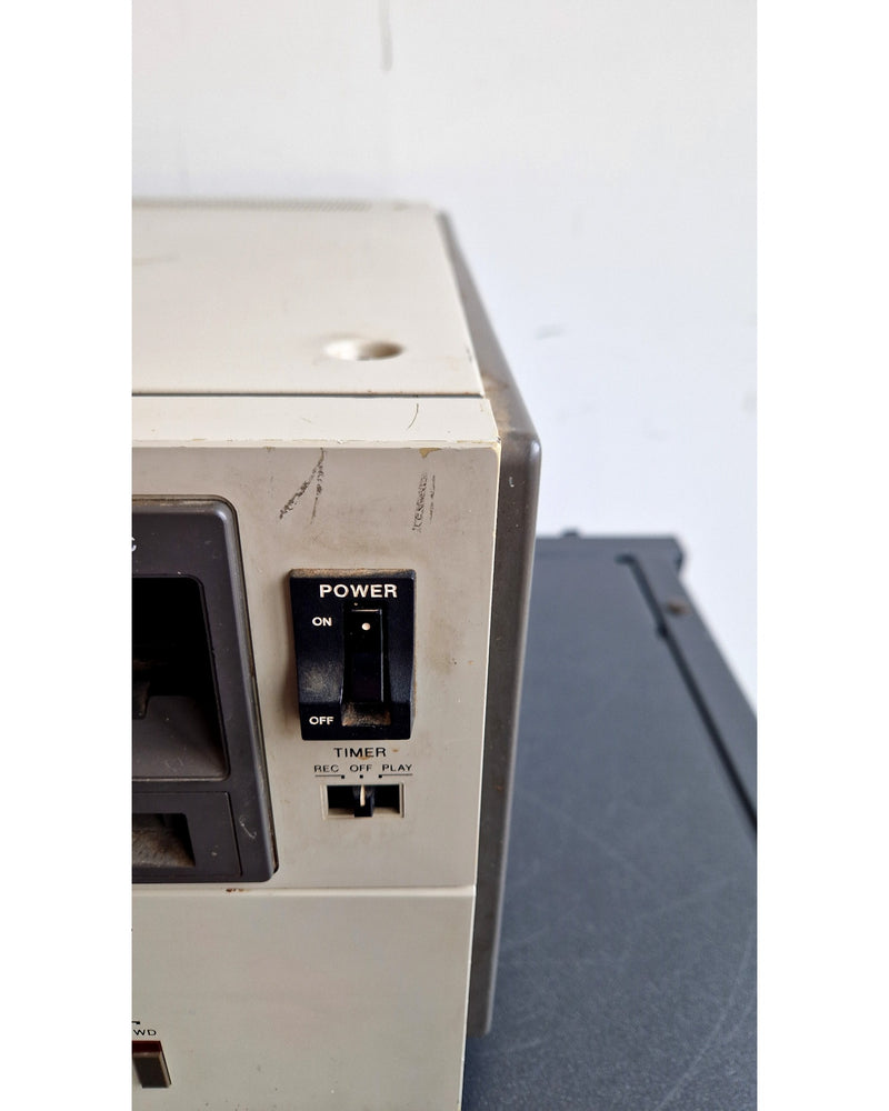 Sony U-Matic VO-5630 - Video Recorder - Cream - Spares or Repair - image 3