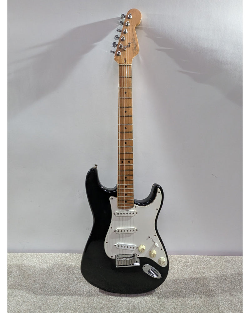 Fender Fender Stratocaster - Electric Guitar - Black - Good w/ Hard Case - image 3