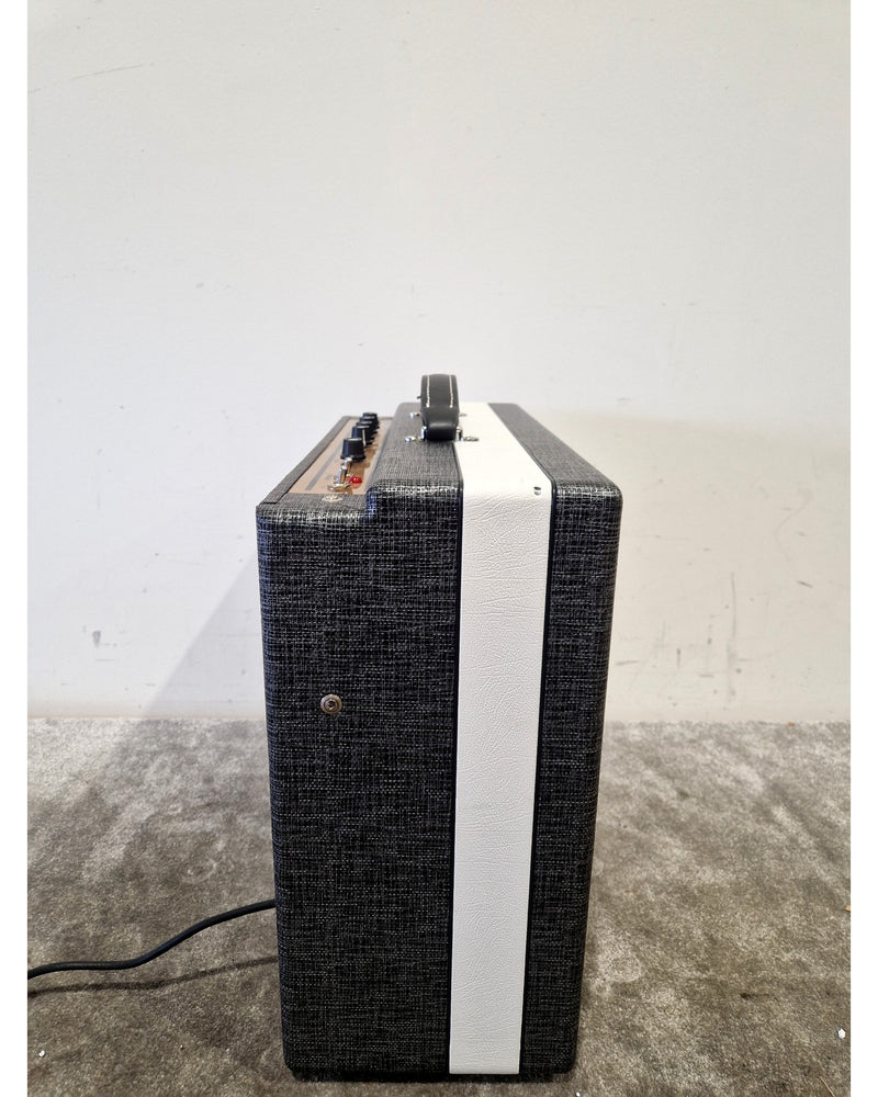 Supro Black Magick 1695TJ - Amplifier - Combo - Excellent - Image 9