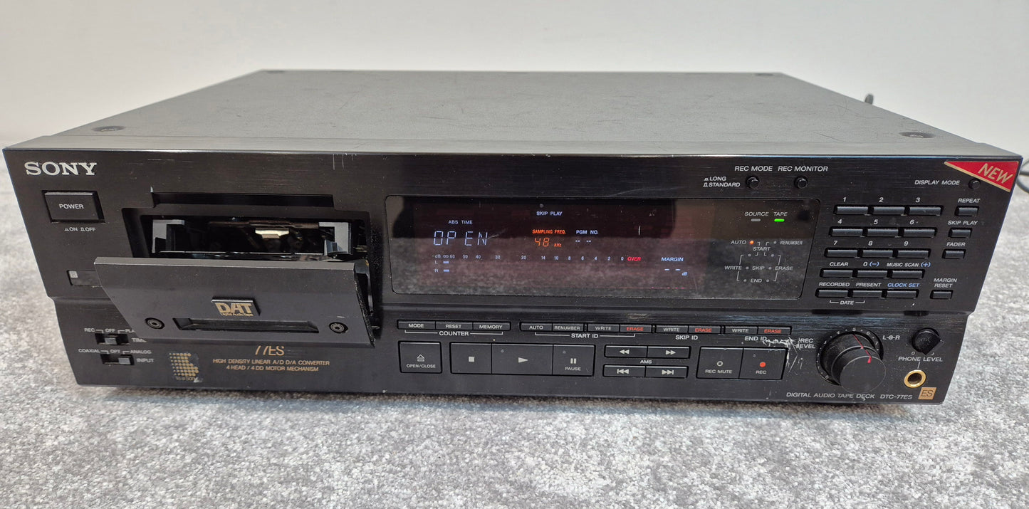 SONY DTC77ES - DAT Recorder - Original Box + Remote