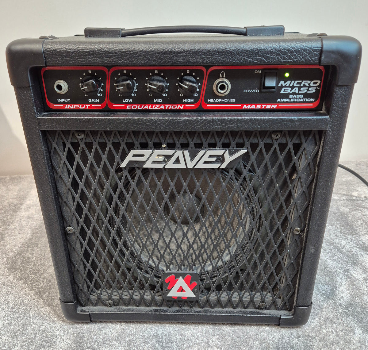 Peavey Micro Bass - Black/Red - Compact Bass Combo Amplifier