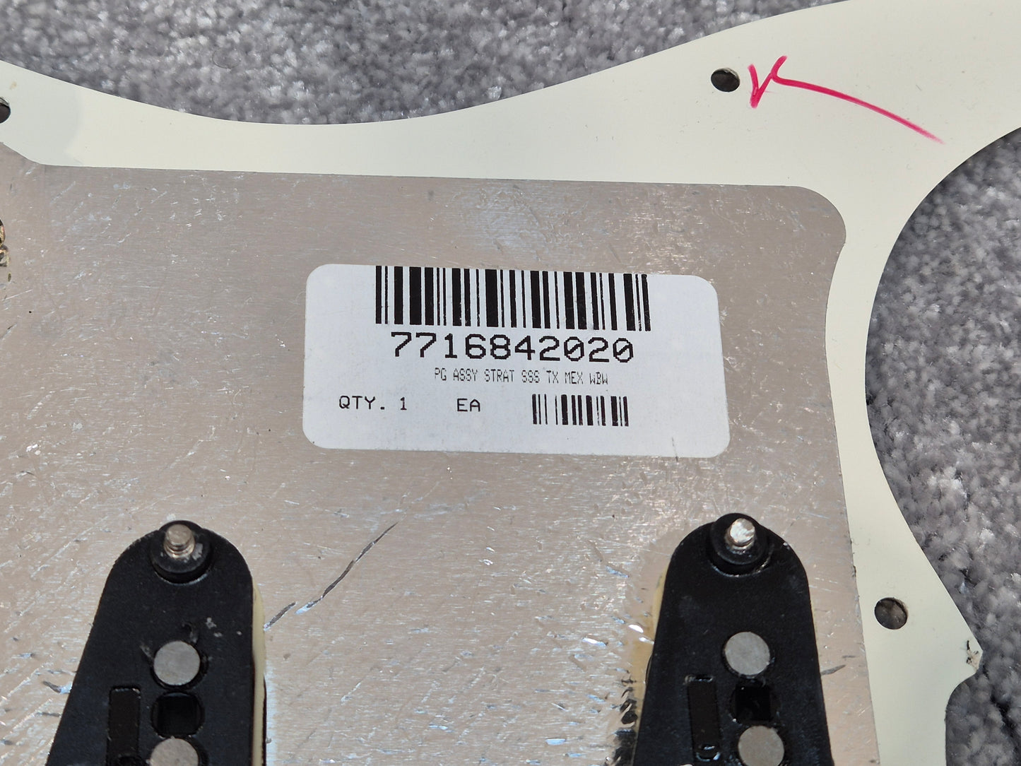 Genuine Fender Pre Wired Stratocaster Loaded Pickguard - White