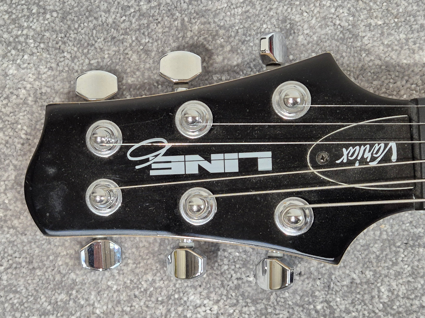 Line 6 Variax Modelling Guitar With Line 6 Soft Bag