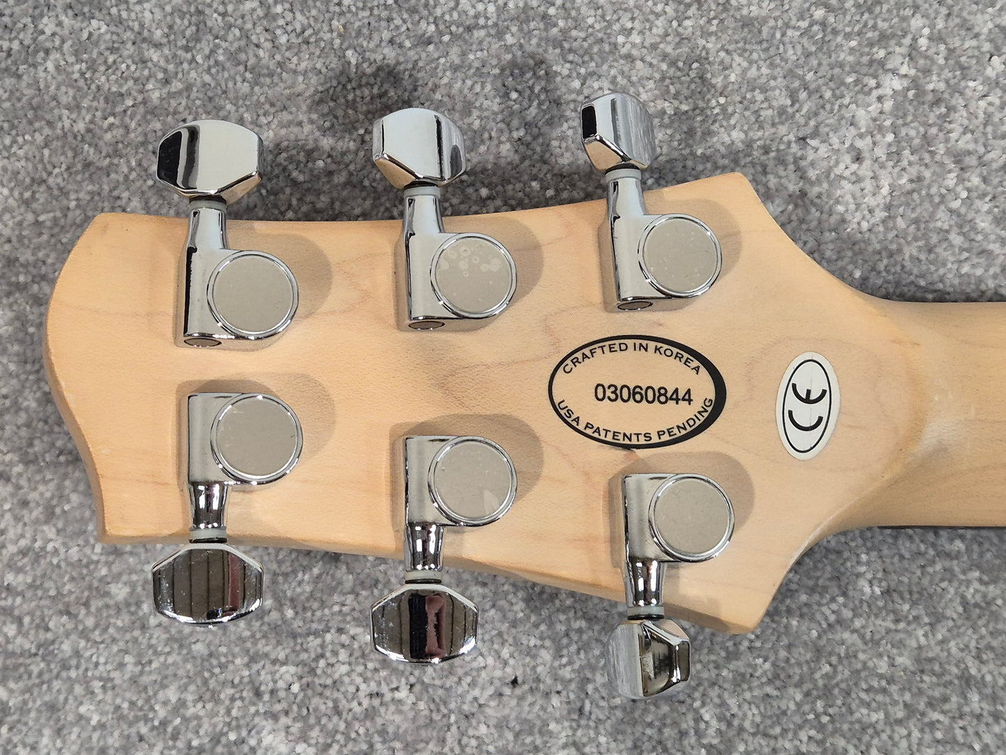 Line 6 Variax Modelling Guitar With Line 6 Soft Bag