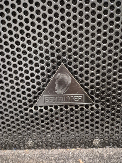 Behringer EUROLIVE B1800 - Black - 18" 1600 Watts