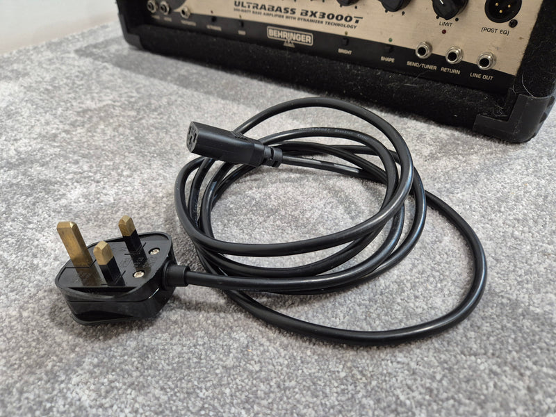 Behringer Ultrabass BX3000T - 300 Watt Bass Amplifier - Image 9