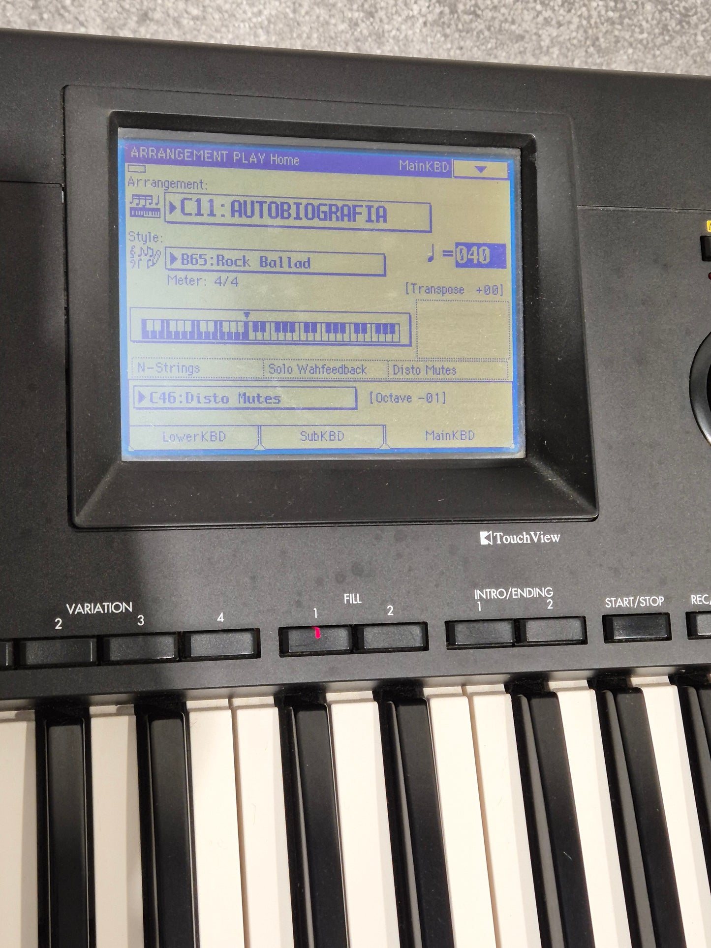Korg i30 - Synthesizer & Music Workstation Includes Soft Bag