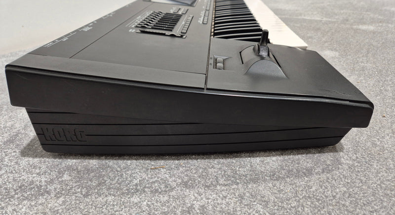 Korg i30 - Synthesizer & Music Workstation Includes Soft Bag - Image 6