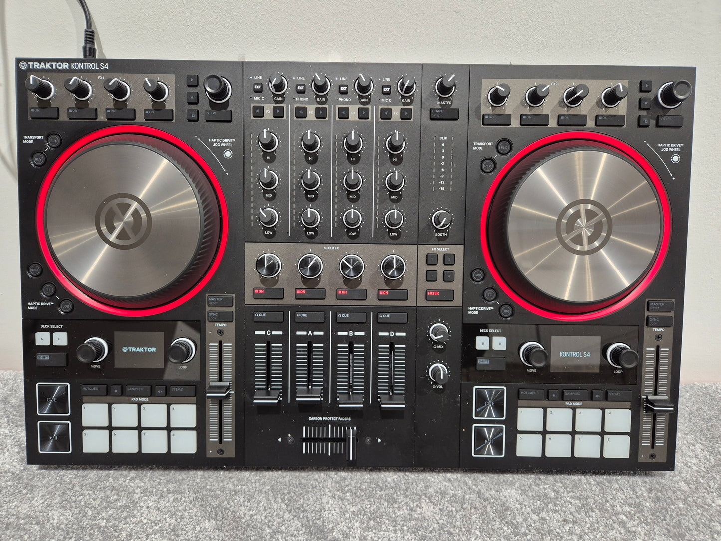 Native Instruments Traktor Kontrol S4 MK3 - 4 Channel DJ Controller