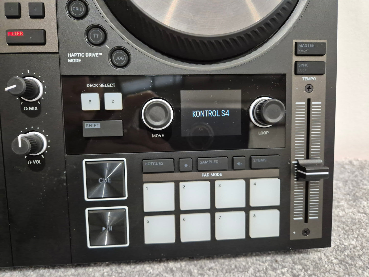 Native Instruments Traktor Kontrol S4 MK3 - 4 Channel DJ Controller