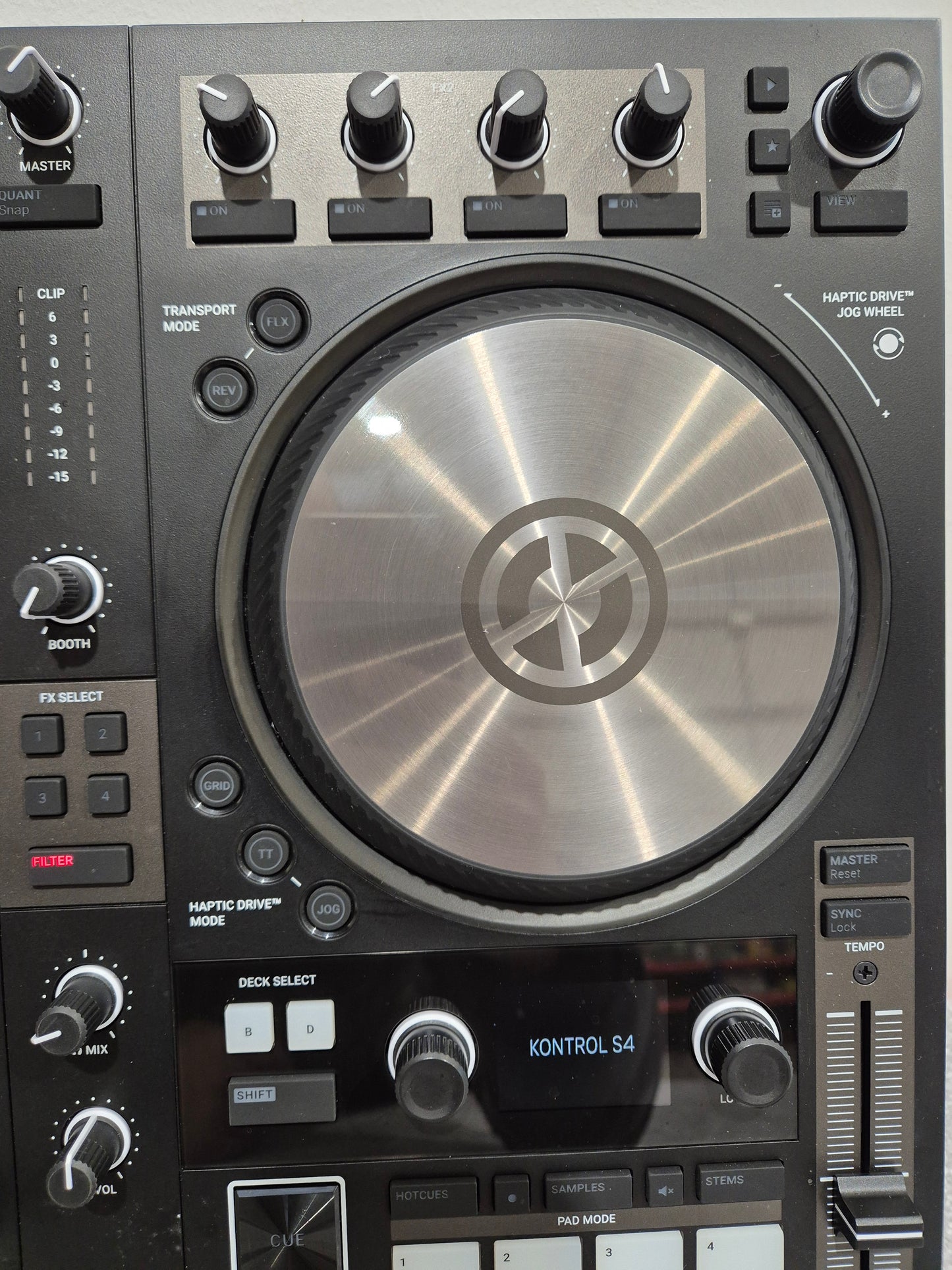 Native Instruments Traktor Kontrol S4 MK3 - 4 Channel DJ Controller