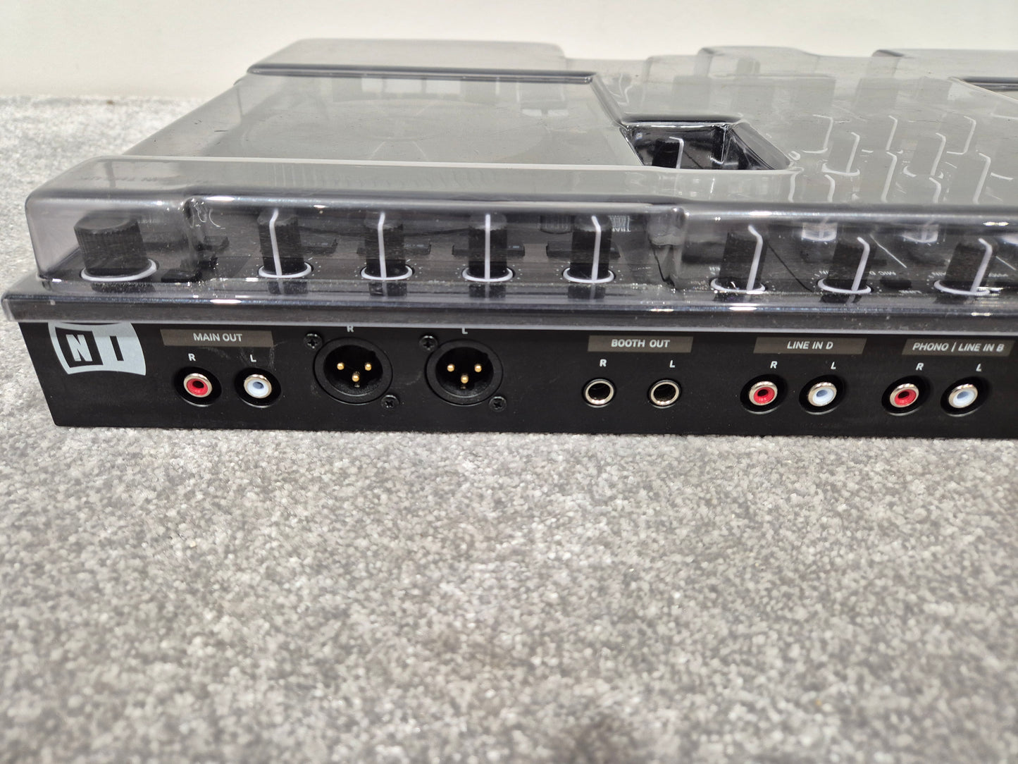 Native Instruments Traktor Kontrol S4 MK3 - 4 Channel DJ Controller