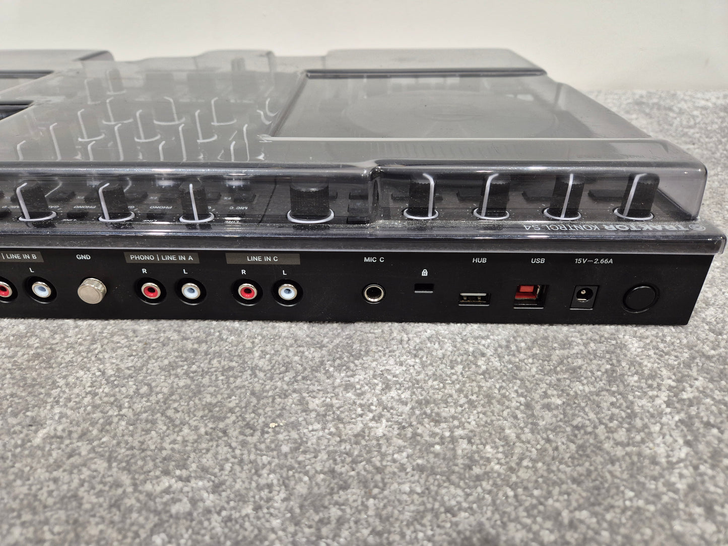 Native Instruments Traktor Kontrol S4 MK3 - 4 Channel DJ Controller