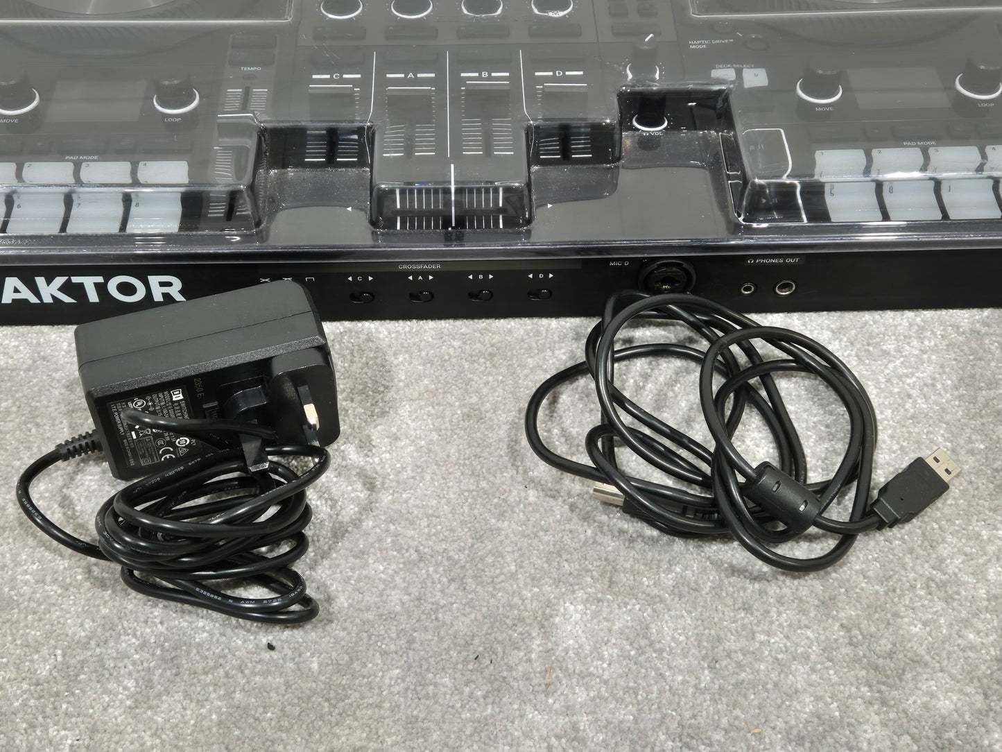 Native Instruments Traktor Kontrol S4 MK3 - 4 Channel DJ Controller