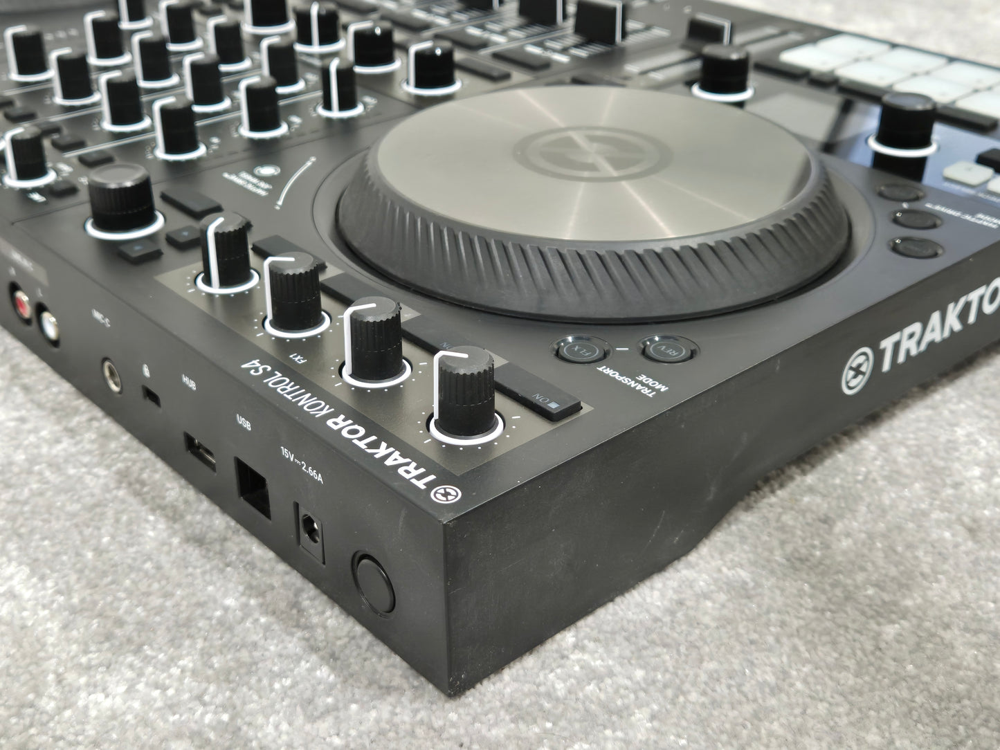 Native Instruments Traktor Kontrol S4 MK3 - 4 Channel DJ Controller