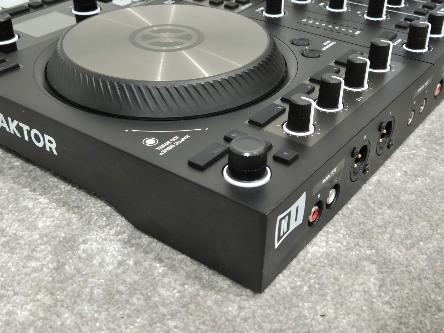 Native Instruments Traktor Kontrol S4 MK3 - 4 Channel DJ Controller