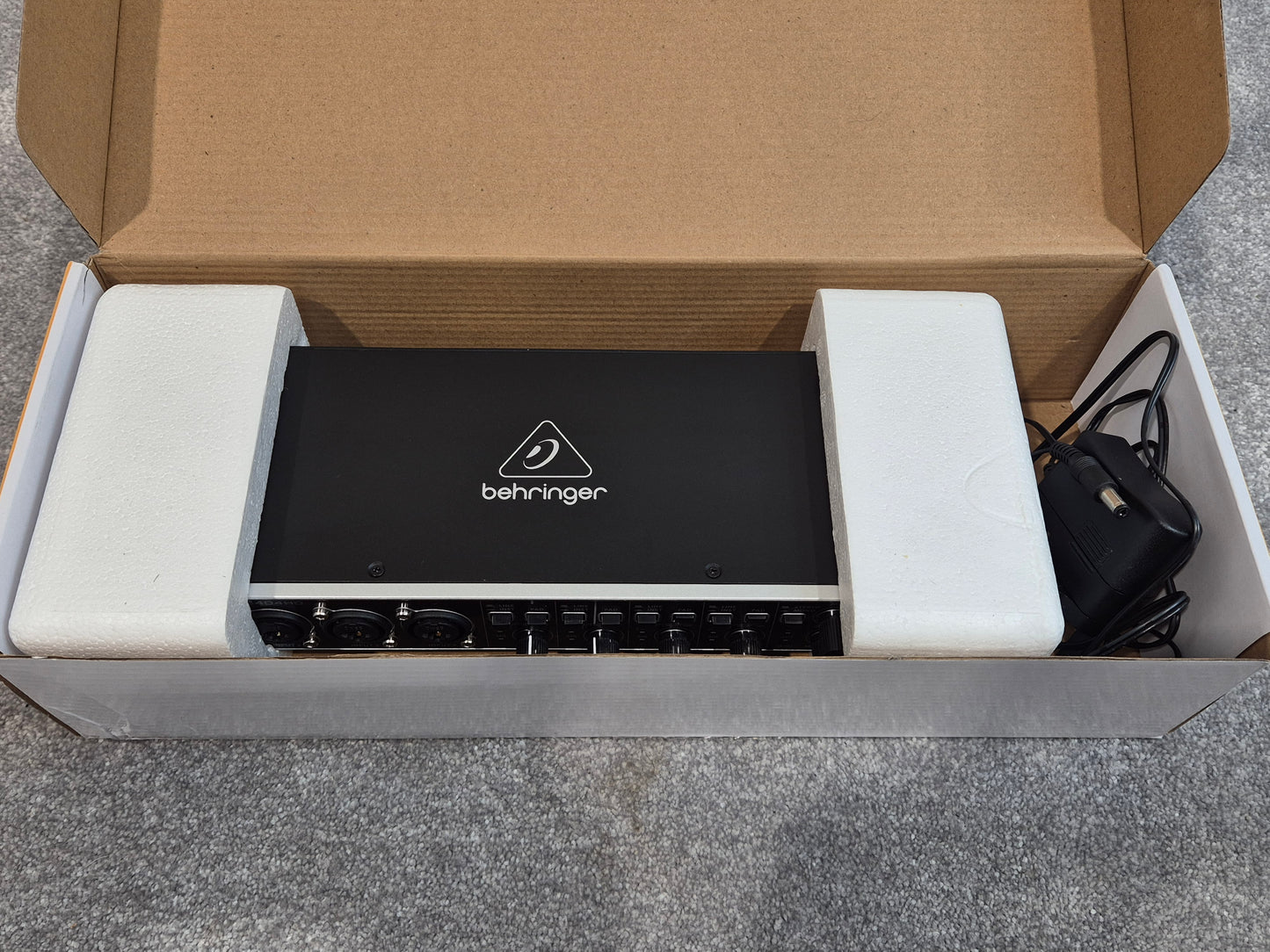 Behringer U-PHORIA UMC404HD - Audio Interface