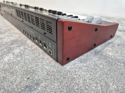 Behringer Deepmind 12 - 49-Key Keyboard Synthesizer