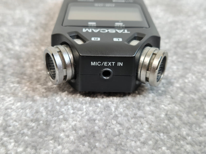 Tascam DR-05 - Digital Voice Recorder With 4Gb SD card - Image 4