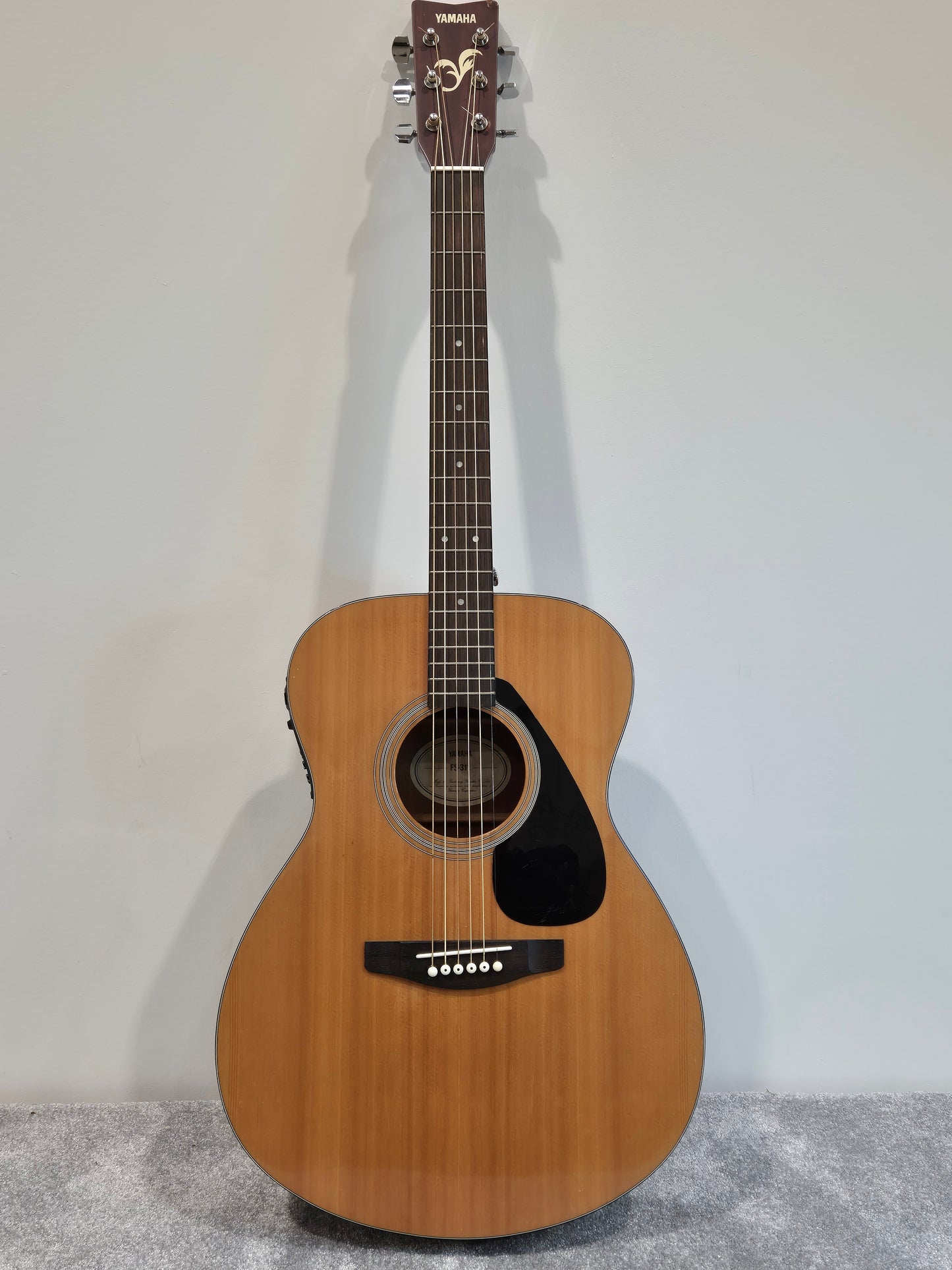 Yamaha FS-311 Electro Acoustic Guitar - EQ 7545-R Internal Pickup
