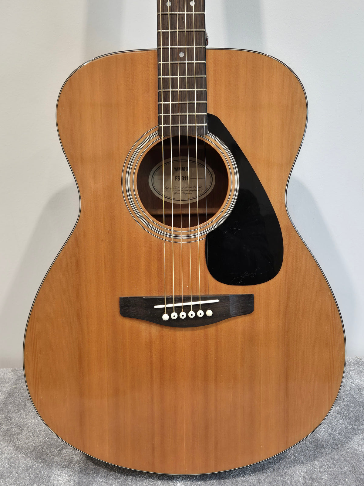 Yamaha FS-311 Acoustic Guitar - Spruce Top, Nato Back & Sides - Good
