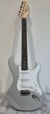 Gear4Music LA Series Stratocaster Electric Guitar and Gig Bag - Metallic Silver - Photo 2