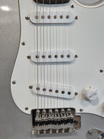 Gear4Music LA Series Stratocaster Electric Guitar and Gig Bag - Metallic Silver - Image 3