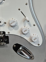 Gear4Music LA Series Stratocaster Electric Guitar and Gig Bag - Metallic Silver - Image 4