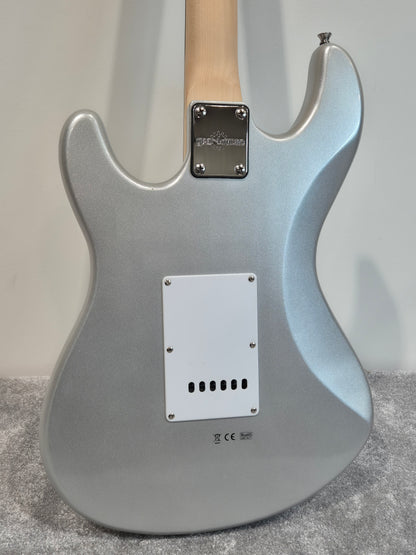Gear4Music LA Series Stratocaster Electric Guitar and Gig Bag - Metallic Silver