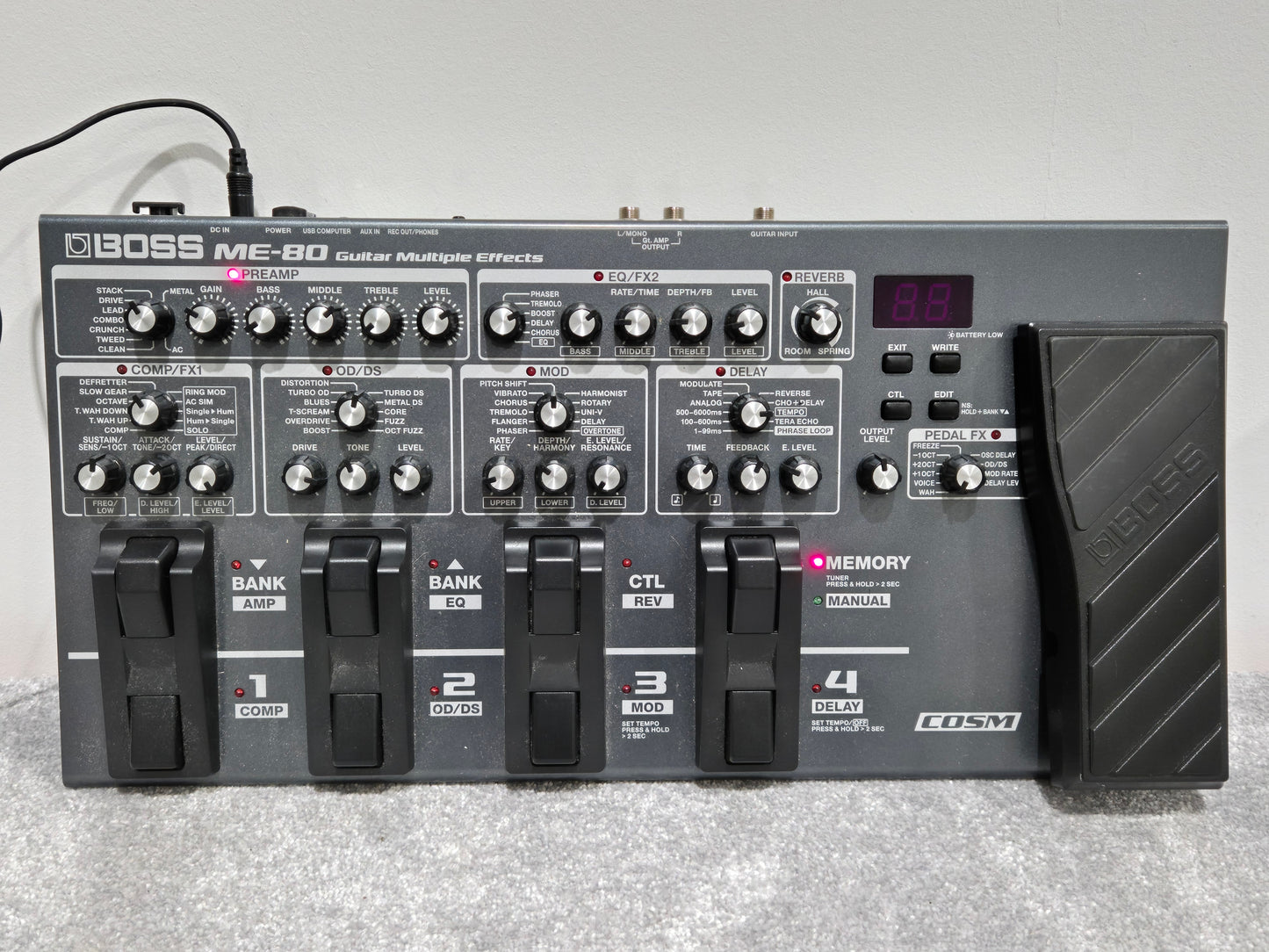Boss ME-80 - Compact Multi-Effects Pedal - Original Box and Power Supply
