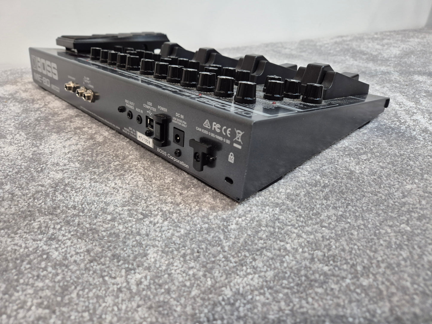 Boss ME-80 - Compact Multi-Effects Pedal - Original Box and Power Supply