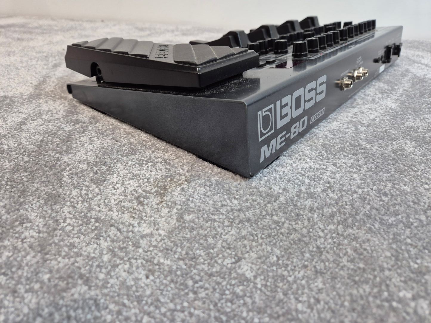 Boss ME-80 - Compact Multi-Effects Pedal - Original Box and Power Supply