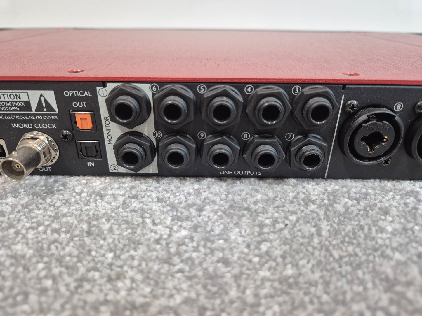 Focusrite Scarlett 18i20 - 20 Outputs Audio Interface