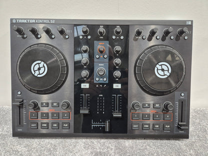 Native Instruments Traktor Kontrol S2 MK I - 2-Channel Digital DJ Controller