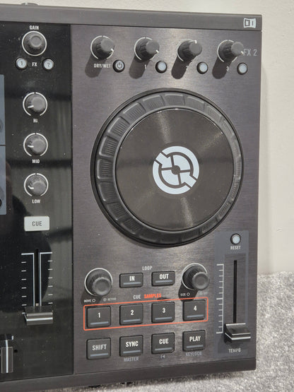 Native Instruments Traktor Kontrol S2 MK I - 2-Channel Digital DJ Controller