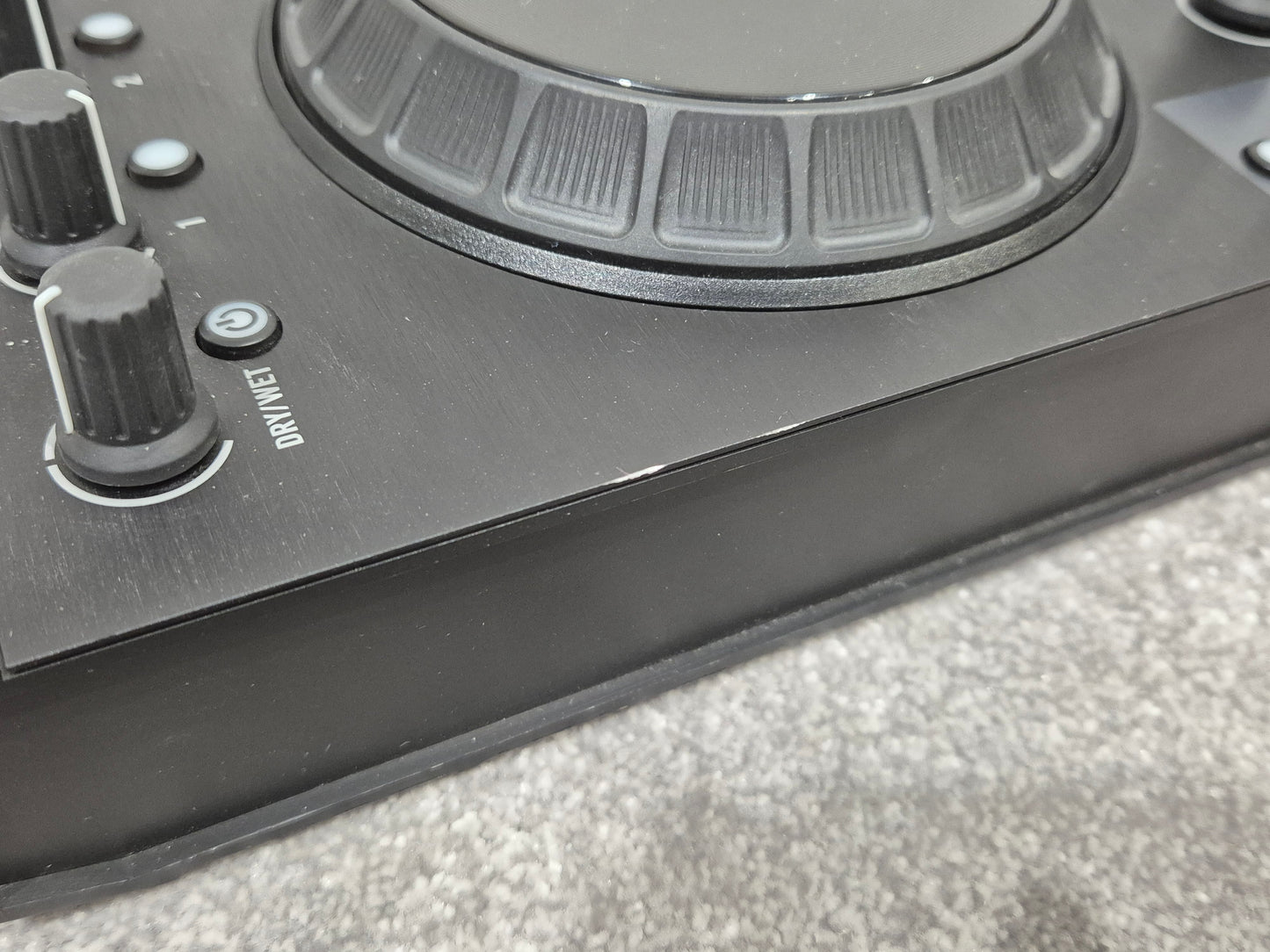 Native Instruments Traktor Kontrol S2 MK I - 2-Channel Digital DJ Controller