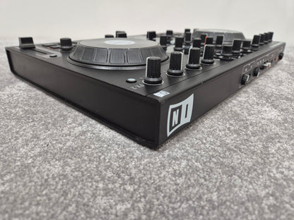 Native Instruments Traktor Kontrol S2 MK I - 2-Channel Digital DJ Controller