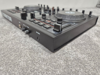 Native Instruments Traktor Kontrol S2 MK I - 2-Channel Digital DJ Controller